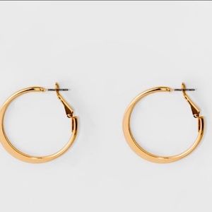 super cute small gold hoops